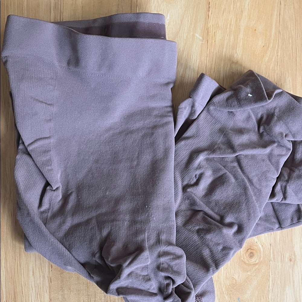 SKIMS Umber Color Shapewear Shorts - Picture 3 of 7